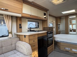 /photos/8531/183476b8-5c2b-8a15-92bd-e74bb9b74995_i320x240.jpg